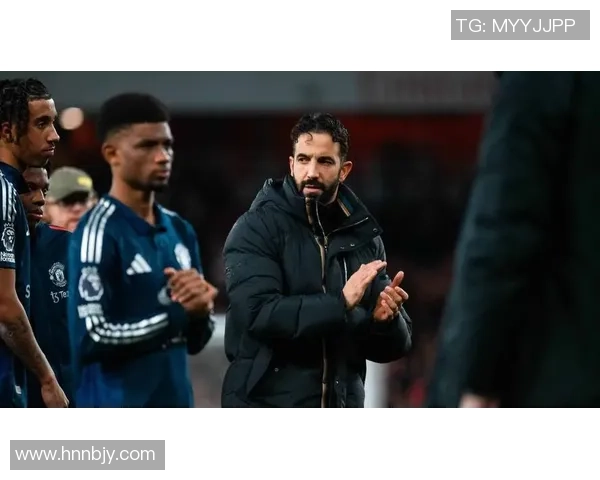 从弱队崭露头角的足球球星们他们如何在逆境中绽放光彩