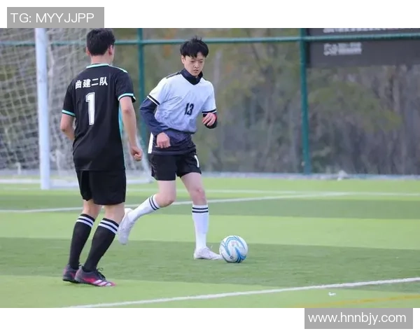 罗姓足球明星及其个人成就与经典比赛瞬间解析 罗姓足球明星及其个人成就与经典比赛瞬间解析